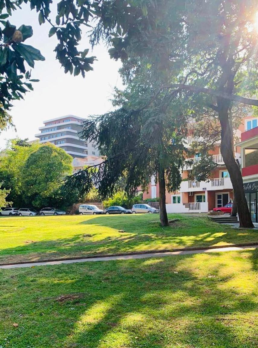 Monte Star Apartments Budva Eksteriør billede